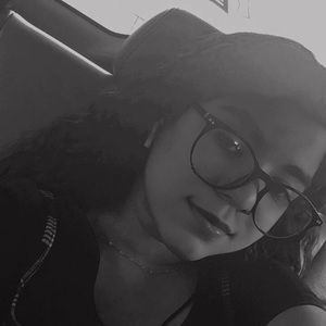 Meet your Posher, Deborah emanuella